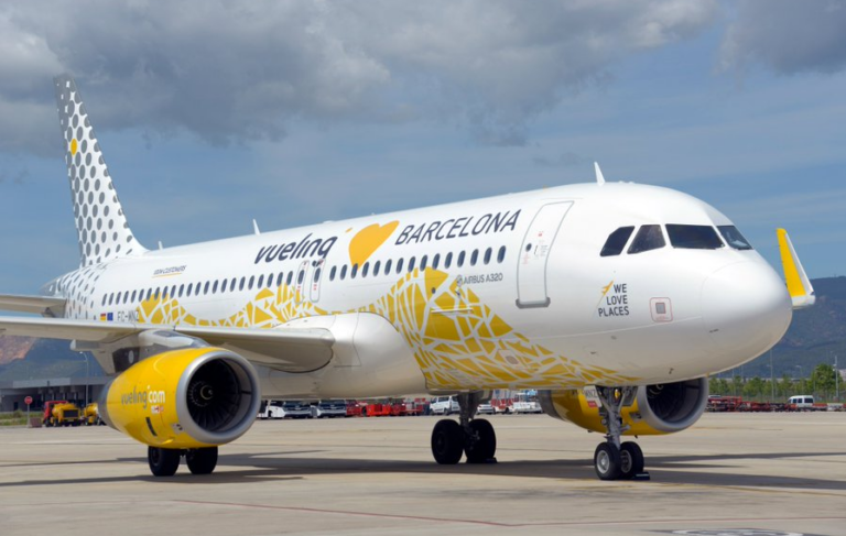 La aerolínea Vueling opera sus vuelos previstos sin incidencias en esta jornada de huelga 