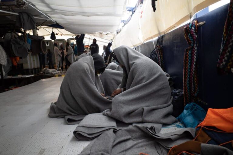 Italia permite el desembarco de 140 migrantes del ‘Humanity 1’