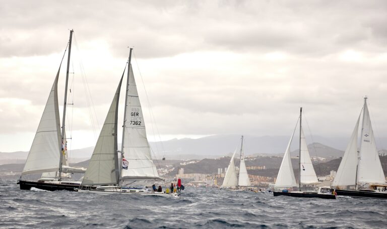 92 veleros salen de Las Palmas de Gran Canaria con destino al Caribe en la primera jornada de regata ARC