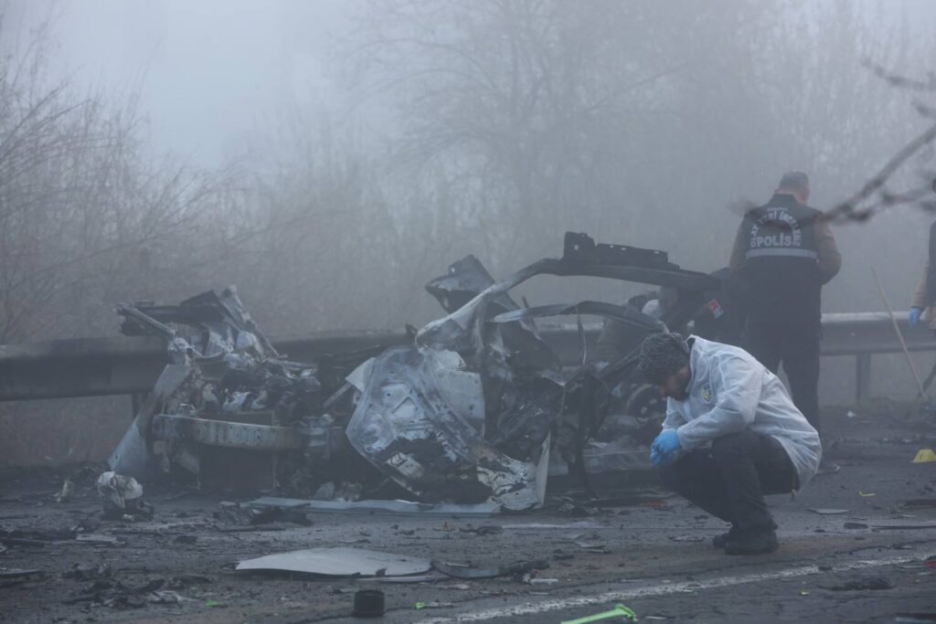 Ocho policías heridos en un atentado con coche bomba en el sureste de Turquía