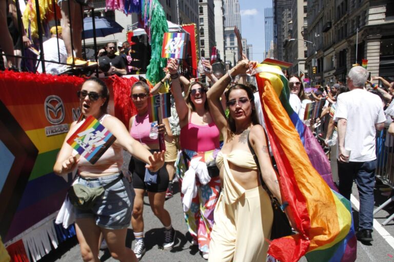 El Congreso de EEUU aprueba la ley para la protección del matrimonio homosexual