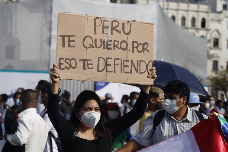 50 españoles atrapados en Perú regresarán hoy a España