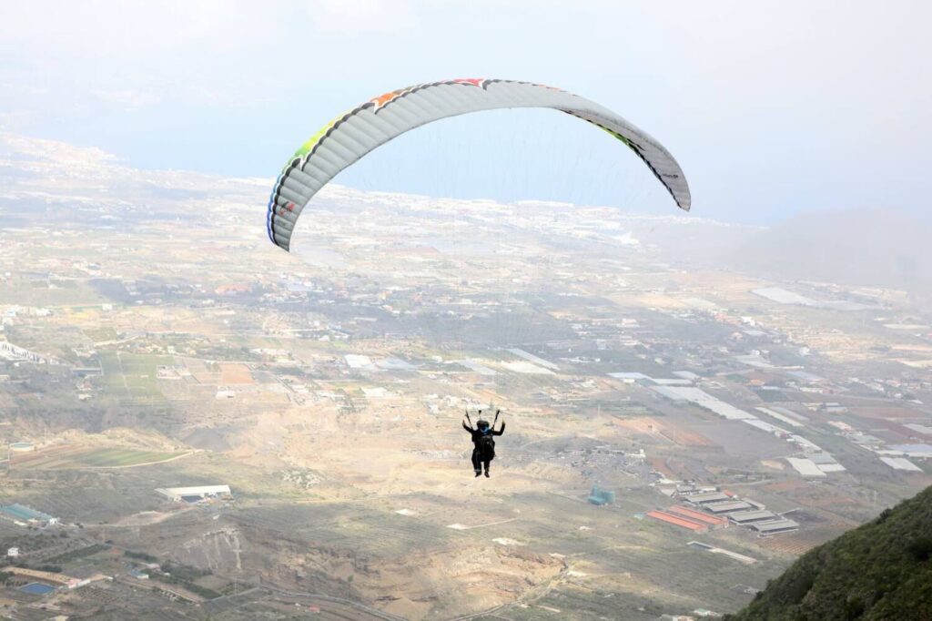 Un parapentista resulta herido tras sufrir una accidente en Lanzarote