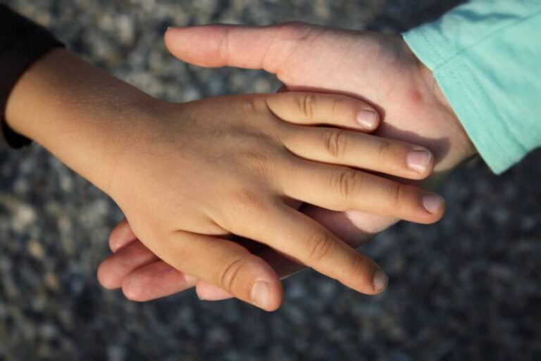 El riesgo de pobreza alcanza al 47 % de los niños en Canarias
