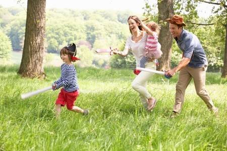 Los españoles invierten más tiempo en buscar regalos de Navidad que en jugar con sus hijos