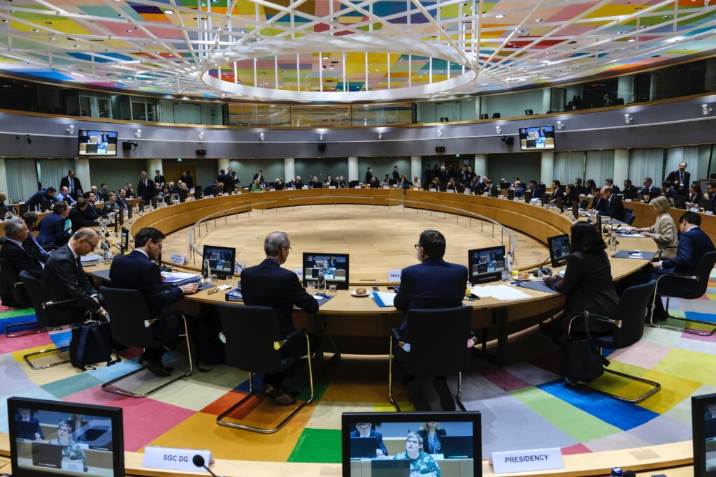Los países de la UE buscarán una solución a 26 tras el veto de Hungría a la ayuda macrofinanciera a Ucrania