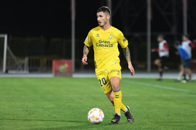 Joel del Pino, cedido al Linense, deja una ficha libre en Las Palmas