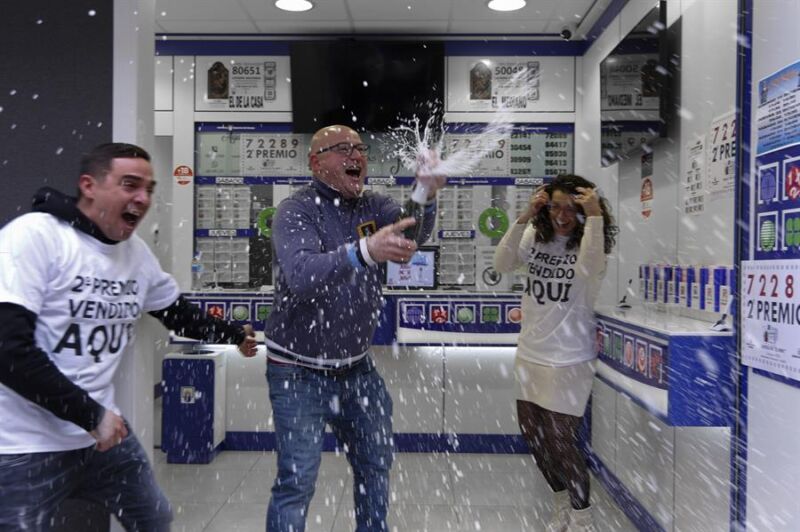 El 89.603, primer premio de «El Niño», recae íntegramente en Girona