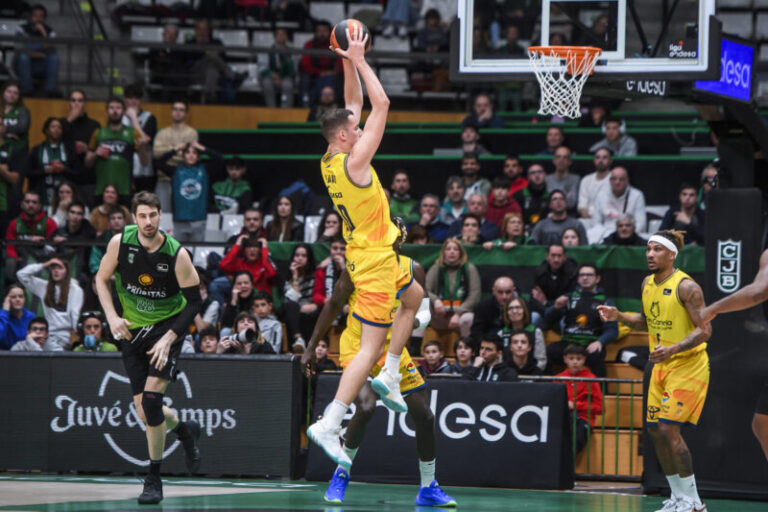 El Gran Canaria cumple en Badalona y ya es equipo de Copa del Rey (75-91)
