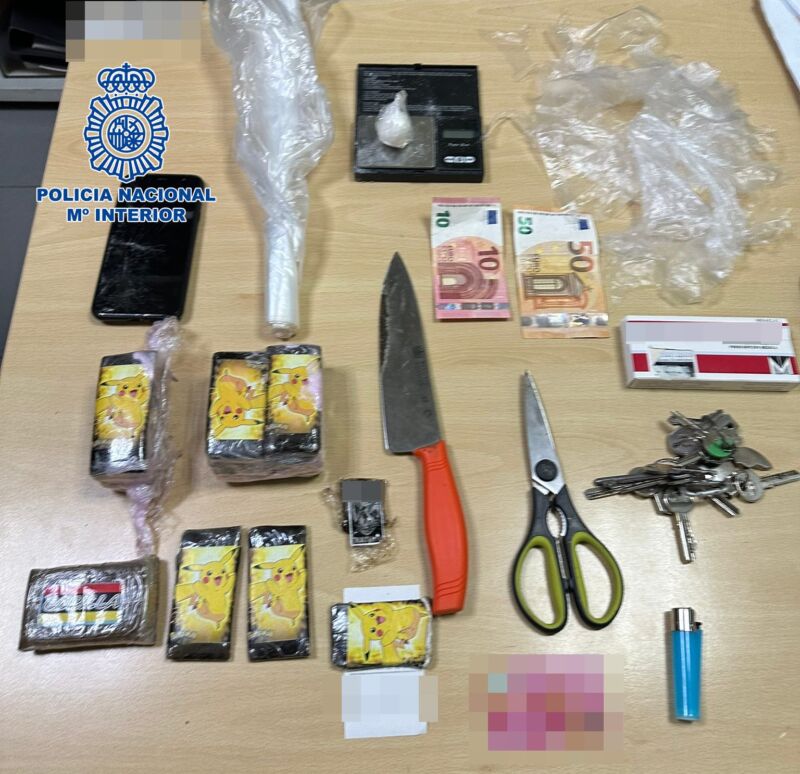 Detenido por allanamiento y a sus inquilinos por tráfico de drogas en Las Palmas de Gran Canaria