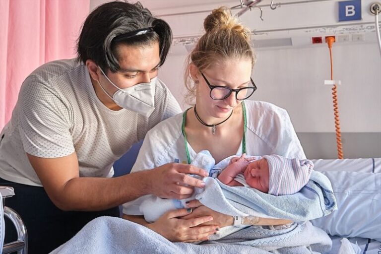Amelia, primer nacimiento de 2023 en Canarias