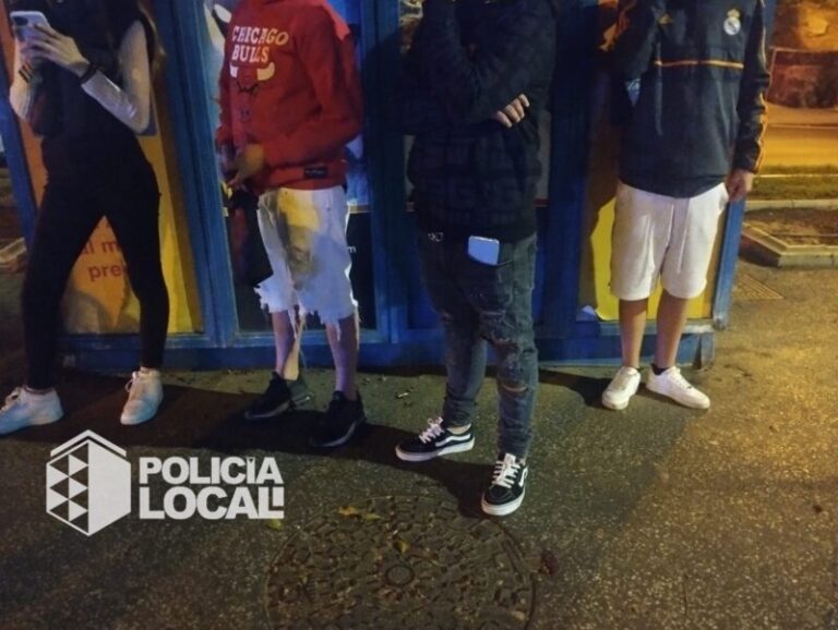 Identifican a 4 menores por tirar piedras a vehículos desde un puente, en Tenerife