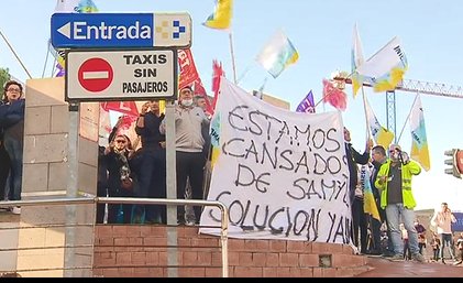 En huelga los trabajadores de la limpieza del HUNSC