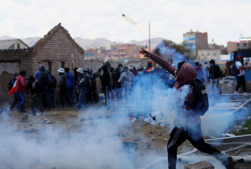 Al menos 17 muertos en el sureste de Perú en nuevas protestas para pedir la salida de Boluarte