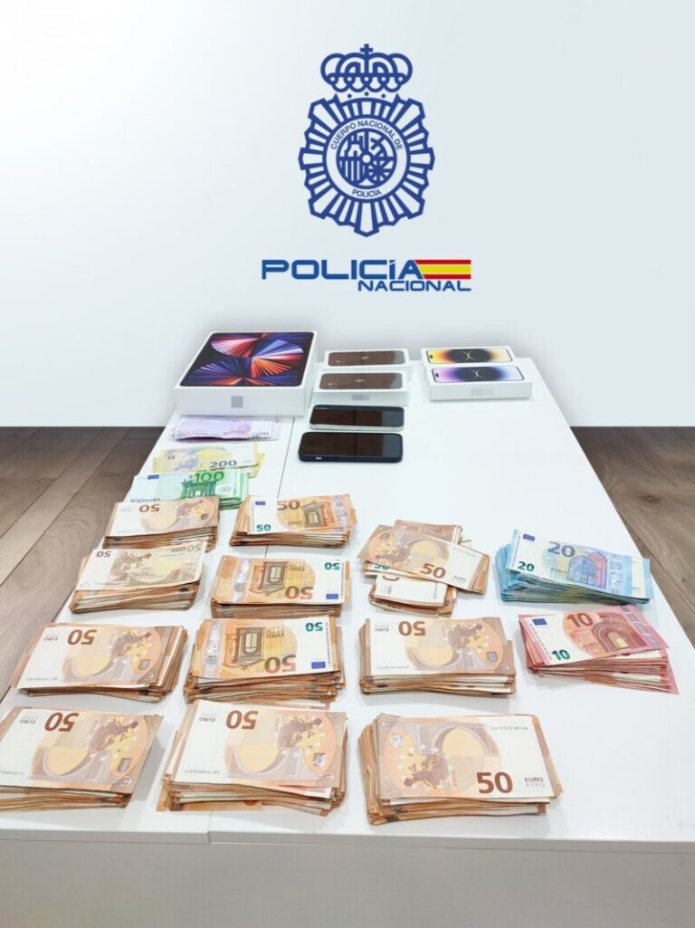 Detenido el empleado de una empresa de transporte tras sustraer 132.700 euros en dispositivos electrónicos
