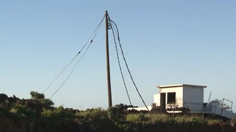 Continúa la reconstrucción del tendido eléctrico tras la erupción de La Palma