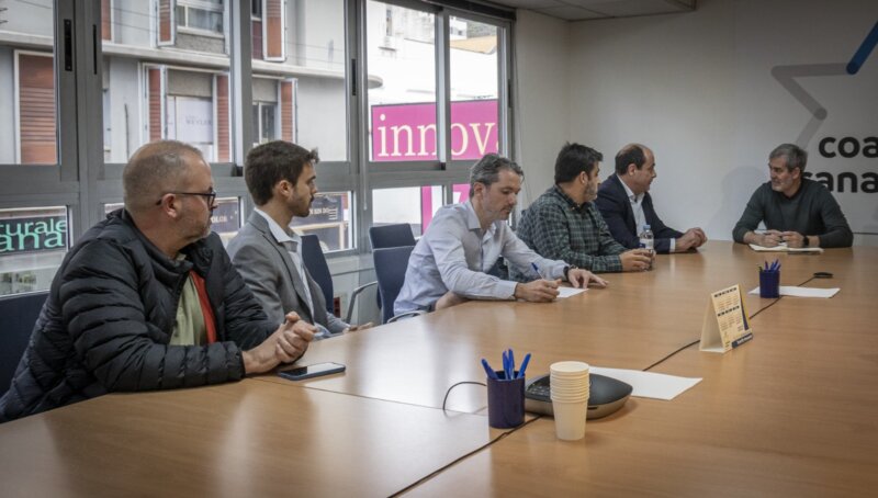 Clavijo: "La privatización de las torres de control aéreo vulnera el Estatuto de Autonomía"