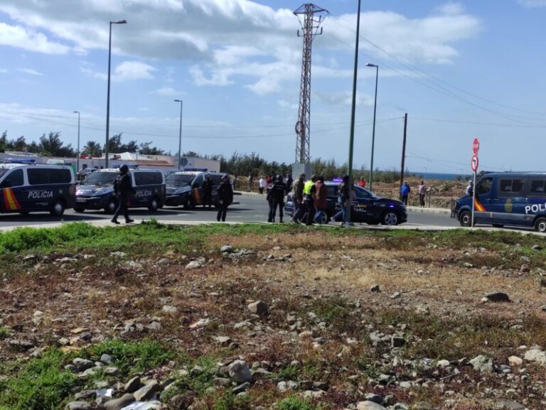 Amplio dispositivo policial en el desalojo del Castillo del Romeral