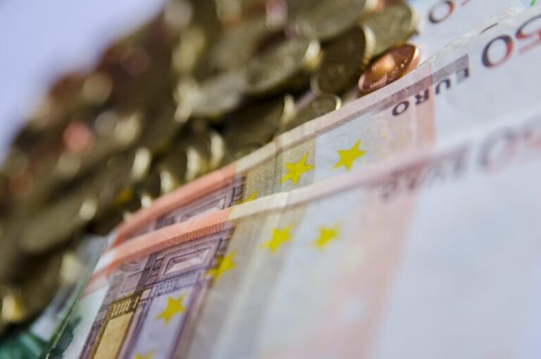 Las constituciones empresariales en Canarias crecen un 5% y el capital invertido roza los 52 millones de euros