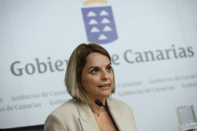 Noemí Santana presenta en Tenerife la Renta de Ciudadanía Canaria