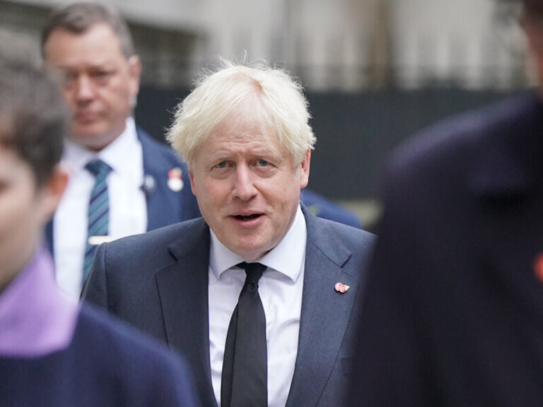 Johnson insta al Gobierno británico a ser el primer país en «romper el hielo» y enviar cazas a Ucrania