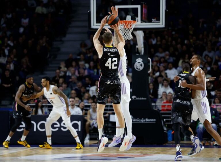 88-77. El Real Madrid prolonga su racha ante un rocoso Tenerife