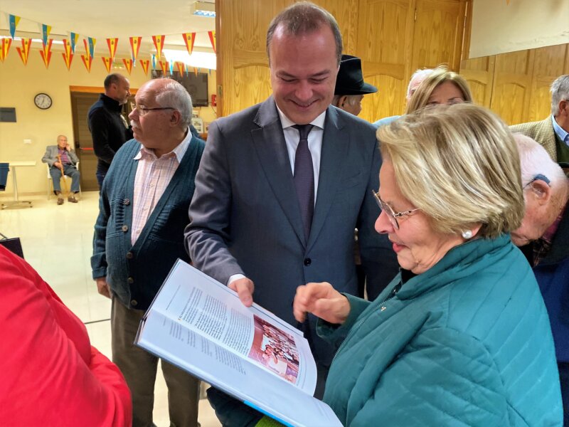 Hidalgo presenta el libro ‘Estudio y Análisis de los hechos históricos que formaron el devenir del barrio de Las Torres’ 