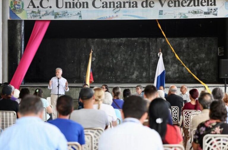 Torres: «Es importante conocer la realidad de los canarios en el exterior»