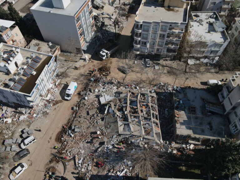 Los terremotos del 6 de febrero han dejado casi un millón de desplazados solo en Turquía