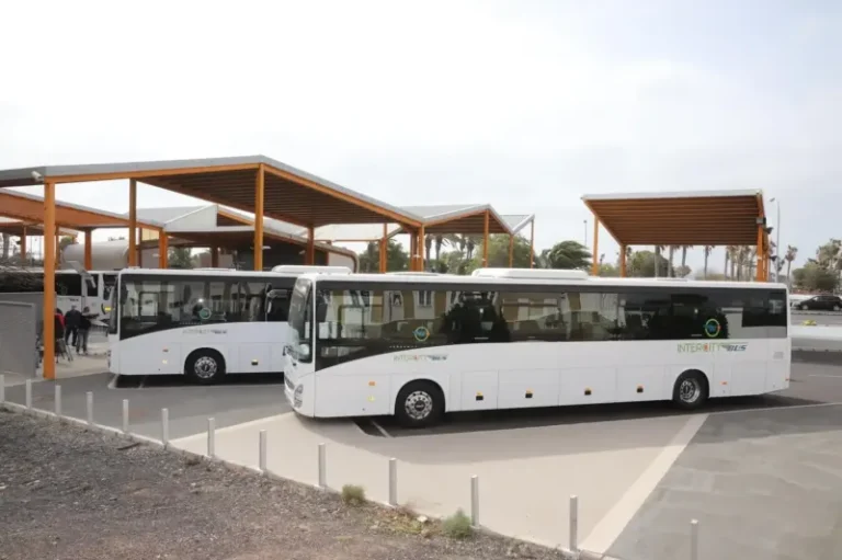 Protesta en Lanzarote por la conducta incívica llevada a cabo por los menores en las guaguas