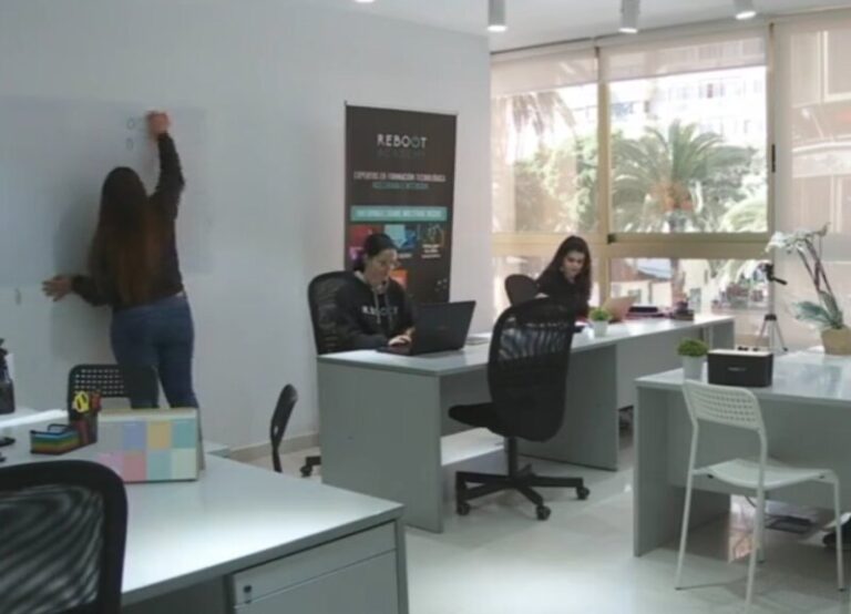 Una empresa consigue que la mitad de las trabajadoras sean mujeres gracias a sus políticas de igualdad