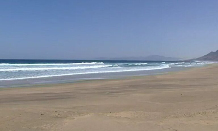 Una mujer muere ahogada en una playa de Fuerteventura