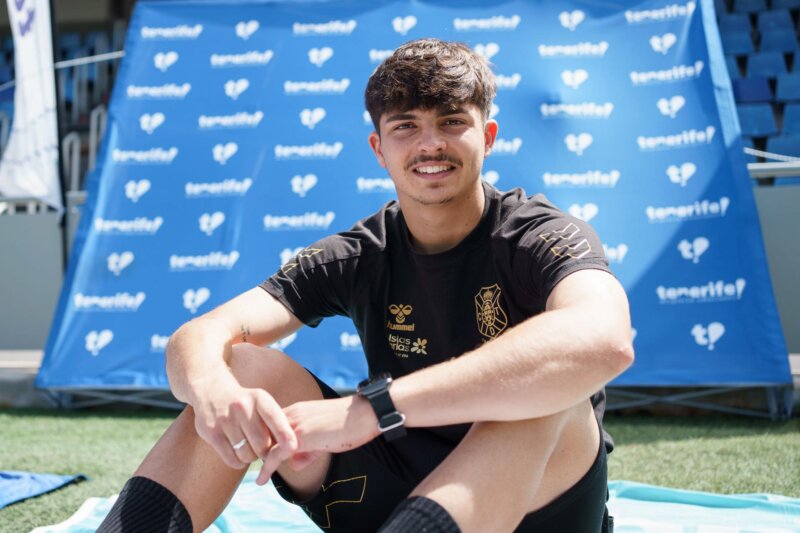 Teto: "El CD Tenerife no debe bajar los brazos en el final liguero"