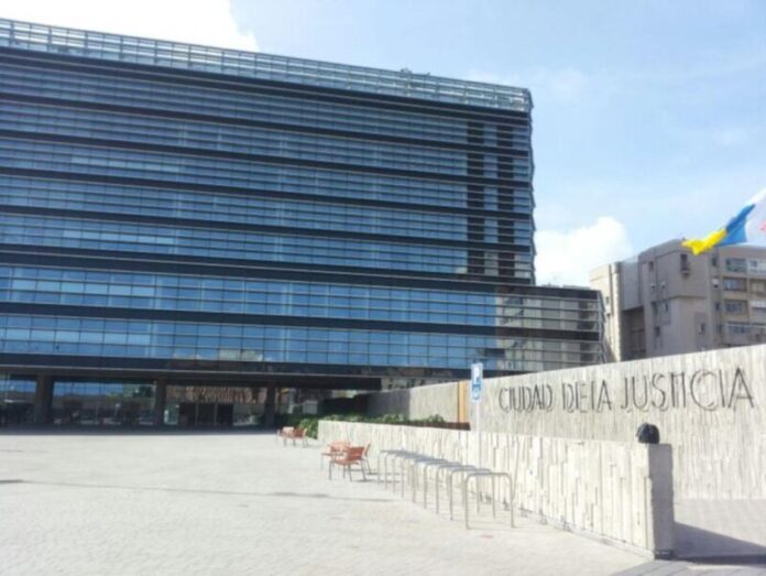 La Audiencia de Las Palmas condena a un hombre de 89 años a ocho años de cárcel tras reconocer que abusó durante 5 años de su hija tetrapléjica