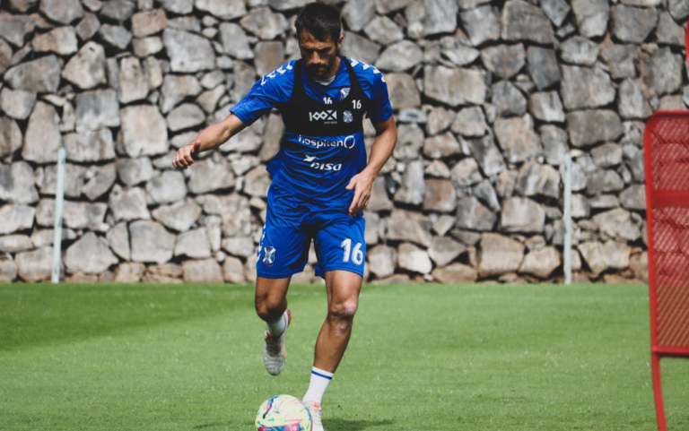 El Tenerife prepara ya el derbi y Las Palmas lo hará a partir de este martes