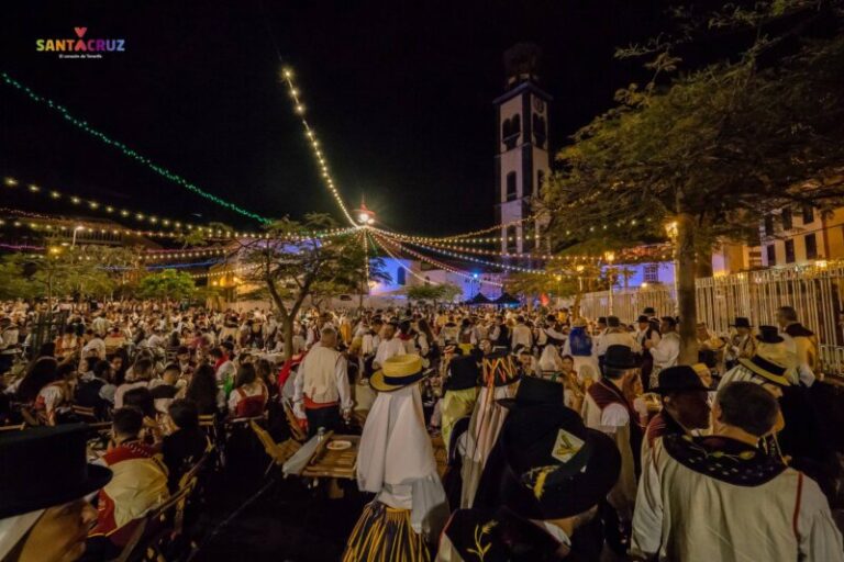 Santa Cruz de Tenerife abre el plazo de reserva de mesas para el Baile de Magos