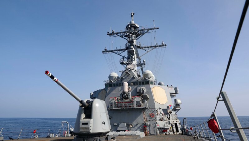 Tensión en el estrecho de Taiwán por el paso de un buque destructor de EEUU
