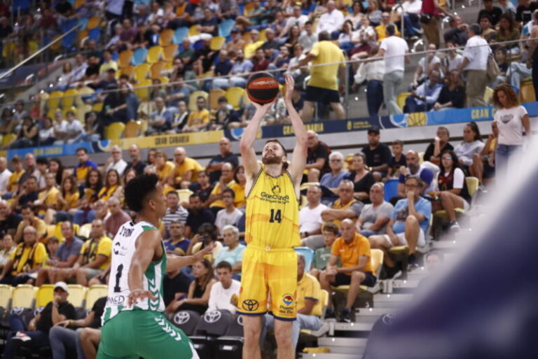 El CB Gran Canaria gana al Betis (87-71)