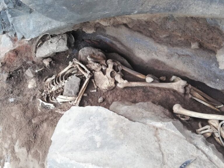 Hallan restos humanos maniatados en un yacimiento arqueológico de Gáldar