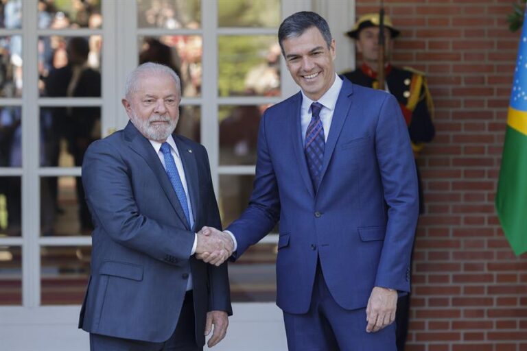 Sánchez aborda con Lula la relación bilateral y la paz en Ucrania