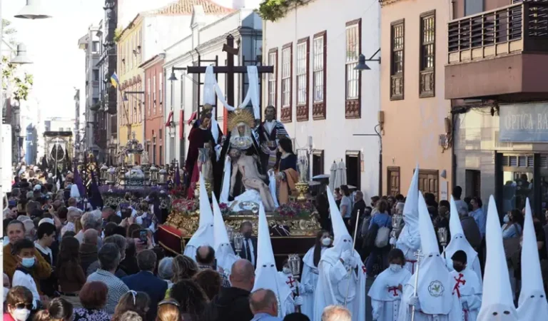 La Semana Santa sinónimo de cultura y arte en las calles de Canarias