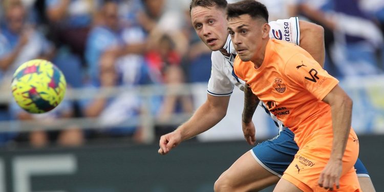 El CD Tenerife consolida la categoría y casi sentencia al Ibiza (4-0)
