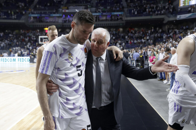 Batalla campal en el segundo partido del playoff entre el Partizán y el Real Madrid
