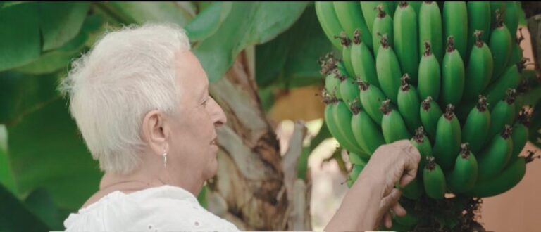 TVC estrena ‘Mujeres de sal, hombres de humo’, de Iris Carballo