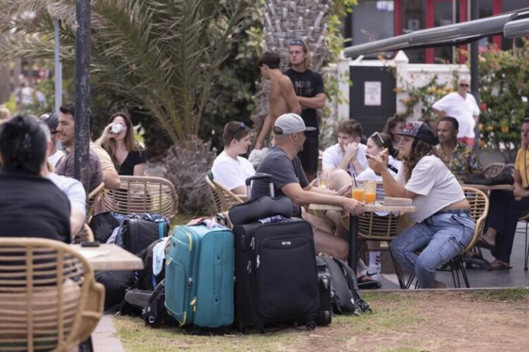 Los empresarios advierten del daño que puede hacer lo que denominan ya como ‘turismofobia’