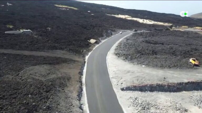 Comienzan a asfaltar la carretera de La Laguna, en La Palma