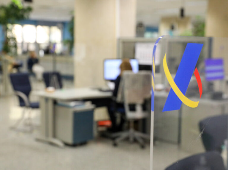 Los contribuyentes podrán empezar a pedir cita previa desde el jueves para la atención presencial de la Renta