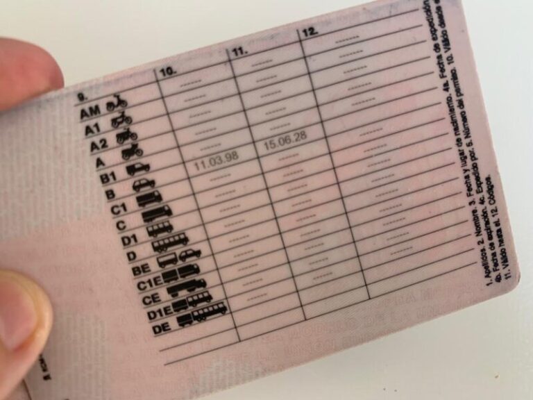 Tráfico alerta de webs que ofrecen obtener el carné de conducir sin exámenes por 850 euros
