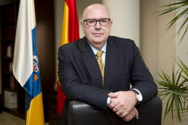 CEOE-Tenerife garantiza las prácticas en empresas para los universitarios
