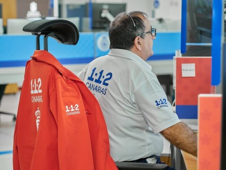 Herido un hombre al quedar atrapado tras el vuelco de un vehículo en Tenerife